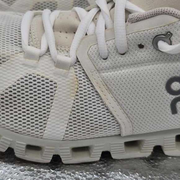 On Running White Athletic Shoes - Picture 8 of 11